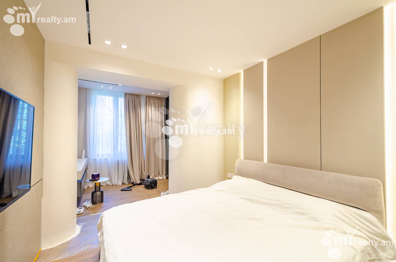 Купить 3 комнатную квартиру Таманян ул, Центр Ереван, 154011