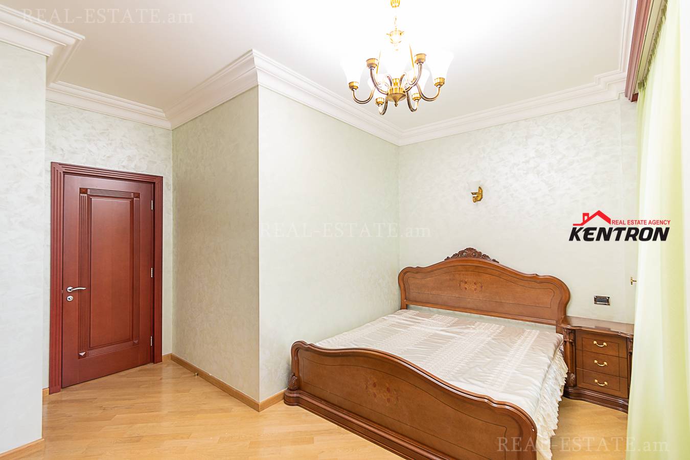 4 bedroom apartment for sale Abovyan St, Center Yerevan, 130137