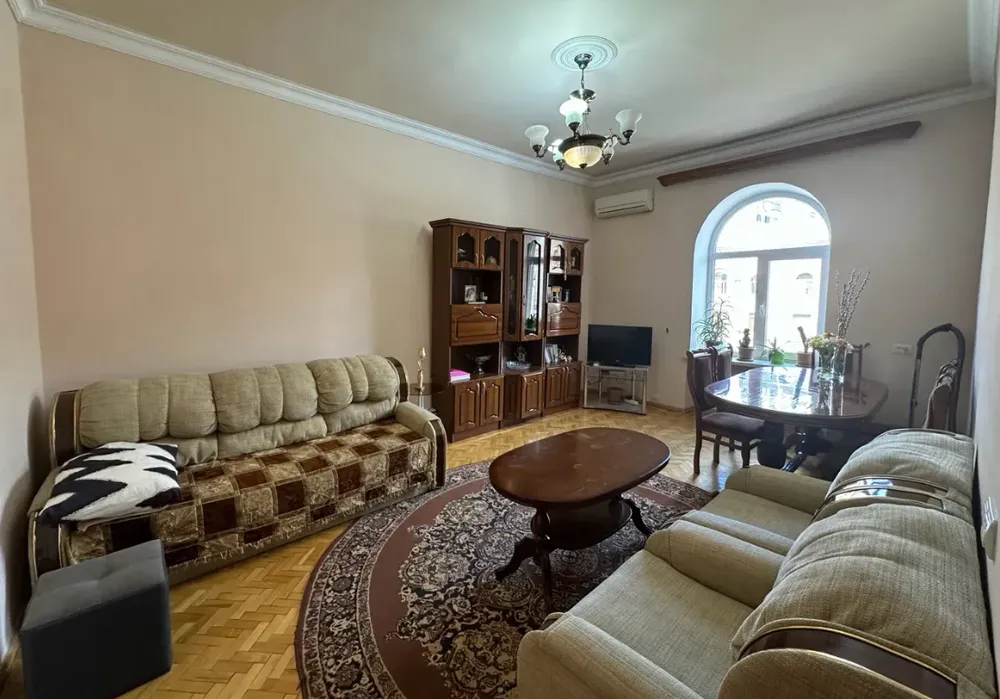 bnakaran/2-senyakanoc/Kievyan+St/Arabkir/Yerevan