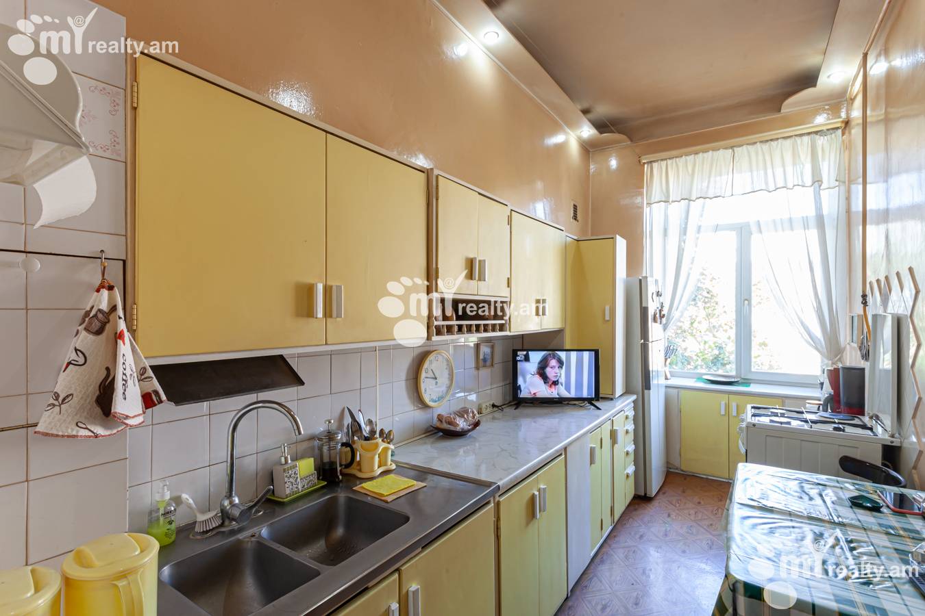 3 սենյականոց բնակարան  Մաշտոցի պող, Կենտրոն Երևան, 141313