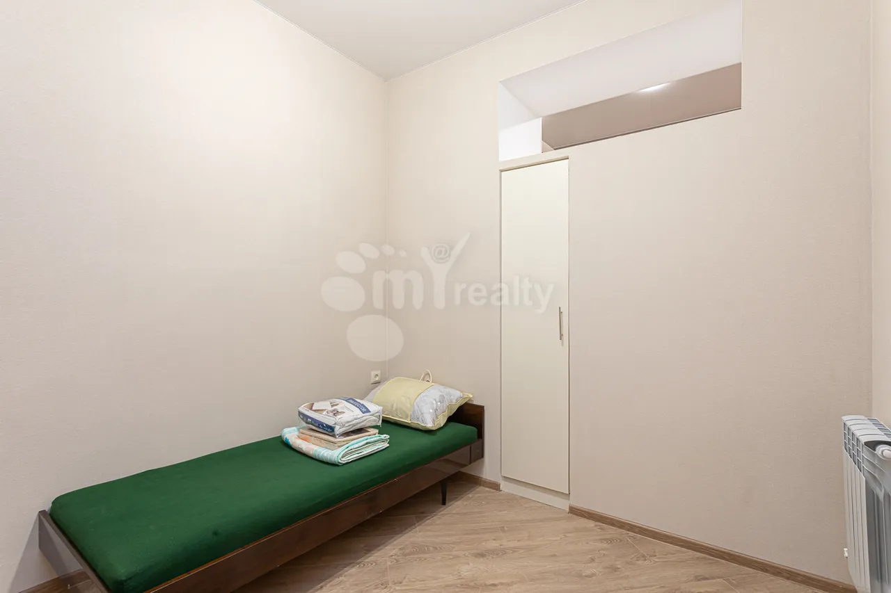 3 bedroom apartment for rent Saryan St, Center Yerevan, 158711