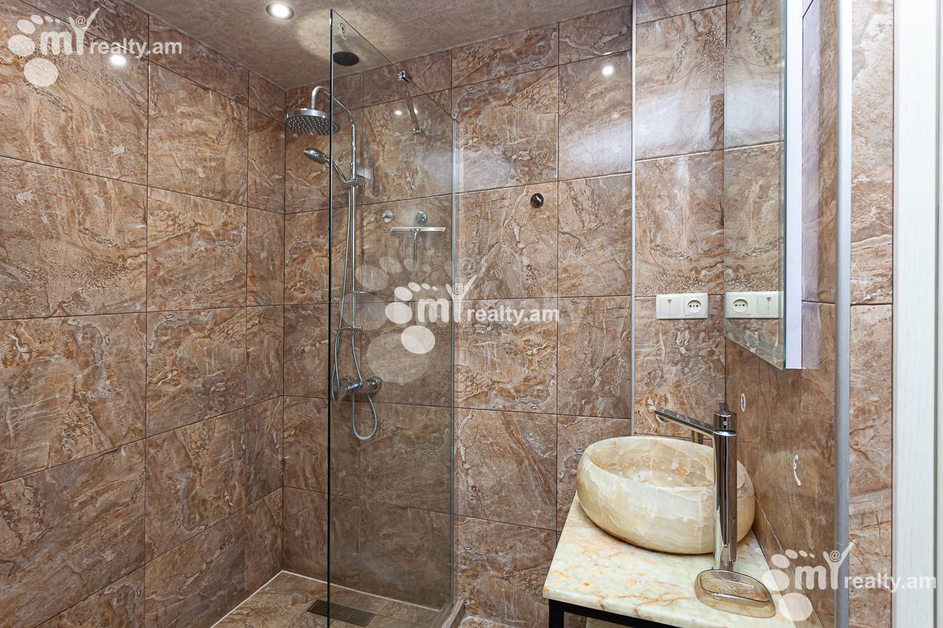 3 bedroom apartment for rent Tumanyan St, Center Yerevan, 147905