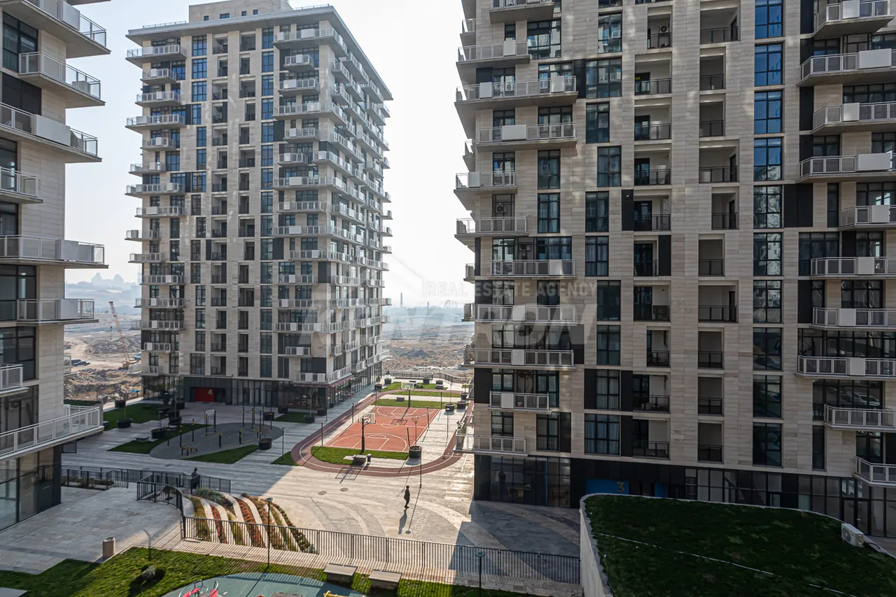 Купить 4 комнатную квартиру Ленинградян, Квартал Ваагни Ереван, 158332