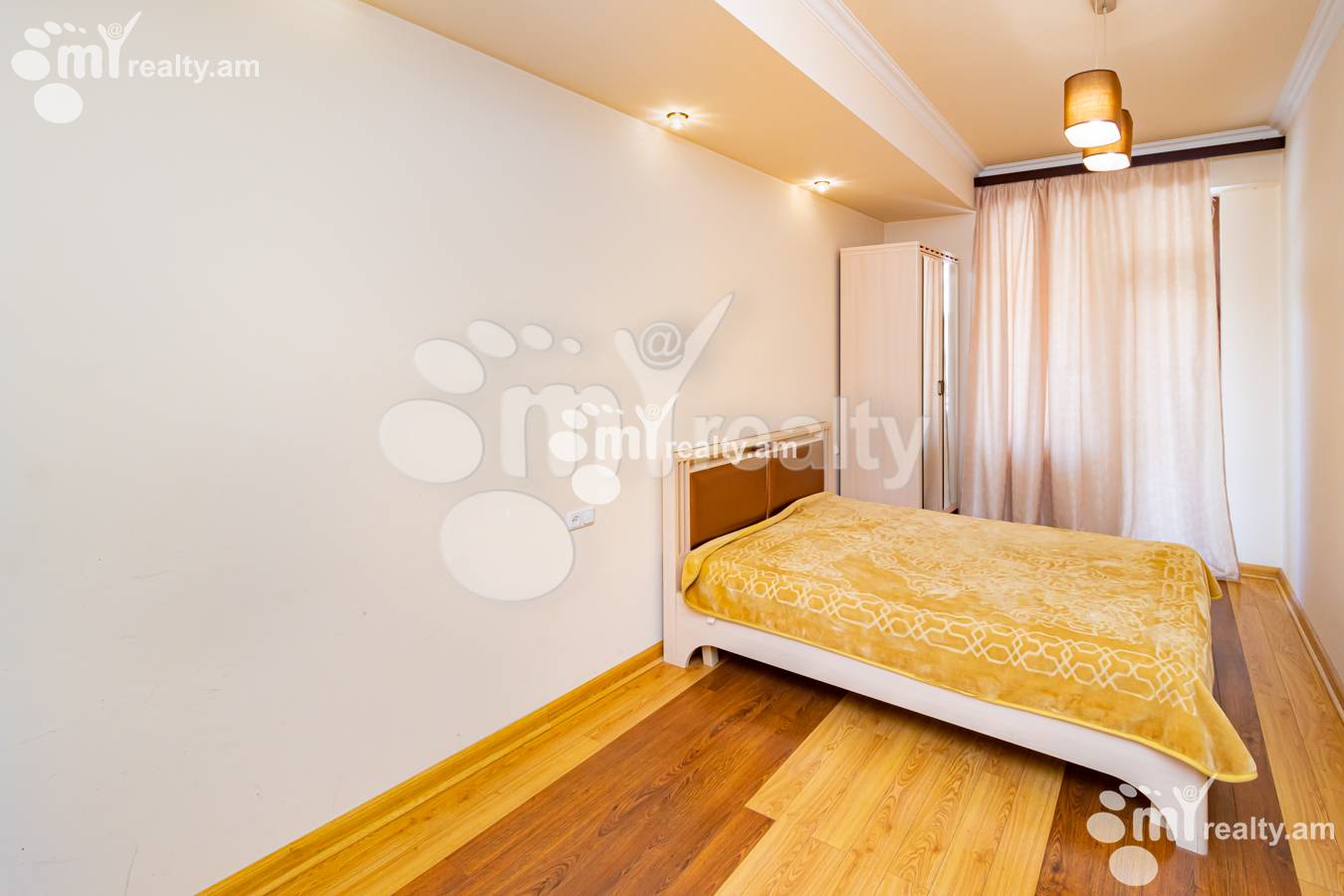 Купить 3 комнатную квартиру Антараин ул, Центр Ереван, 135777