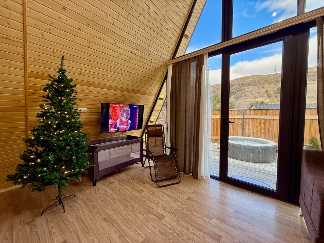 Купить коммерческoе помещение , акадор Котайк, 159464