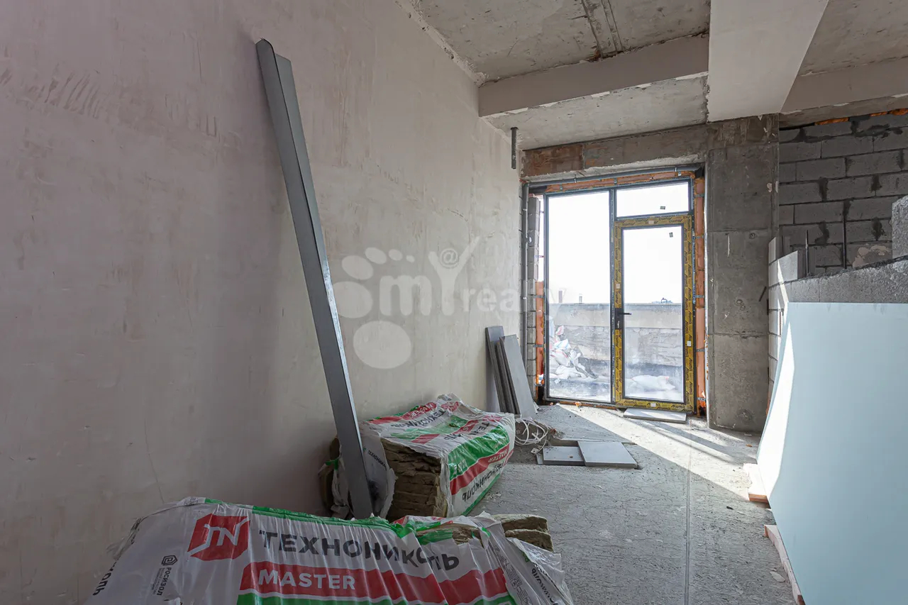 4 bedroom apartment for sale خیابان آرشاکونیاک, مرکز شهر ایروان, 161556