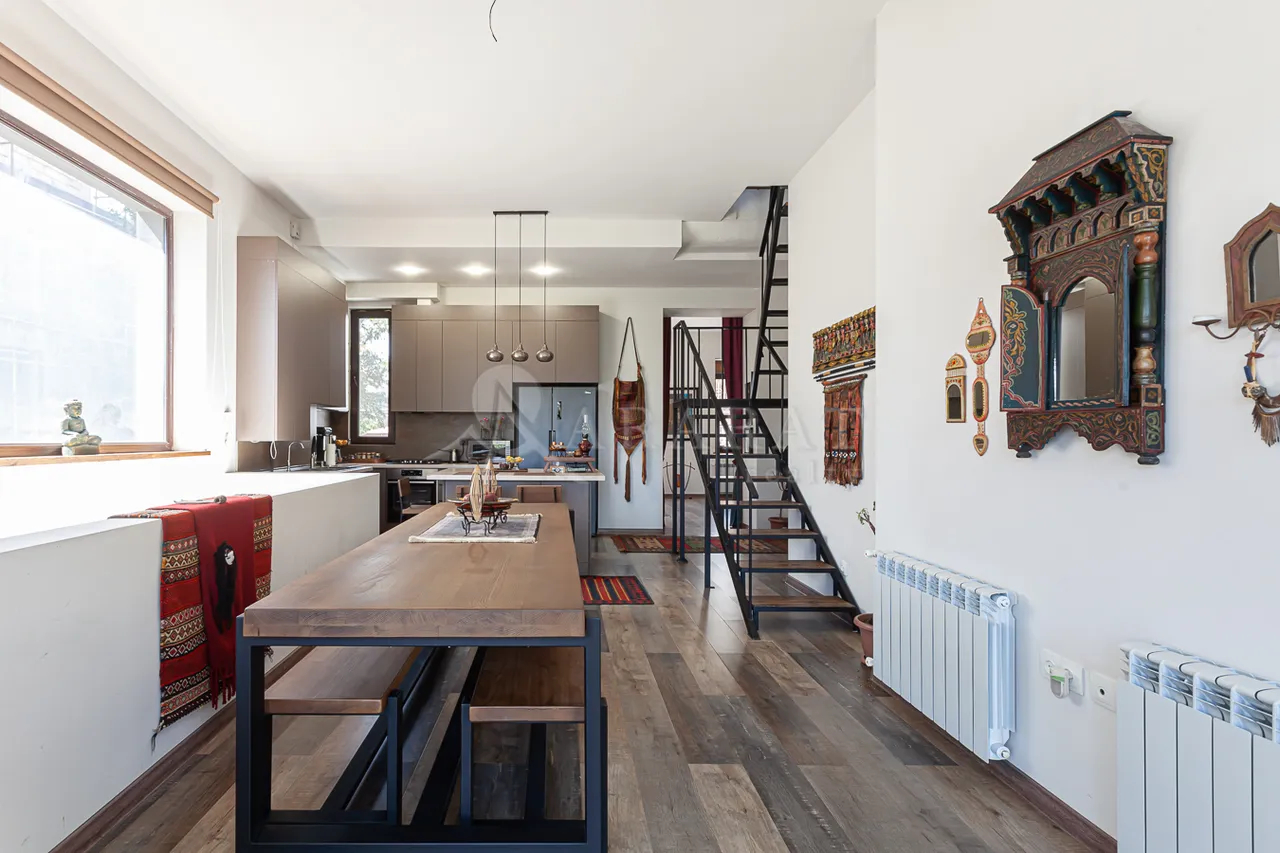 House for sale Fizkulturnikner St, Center Yerevan, 157325