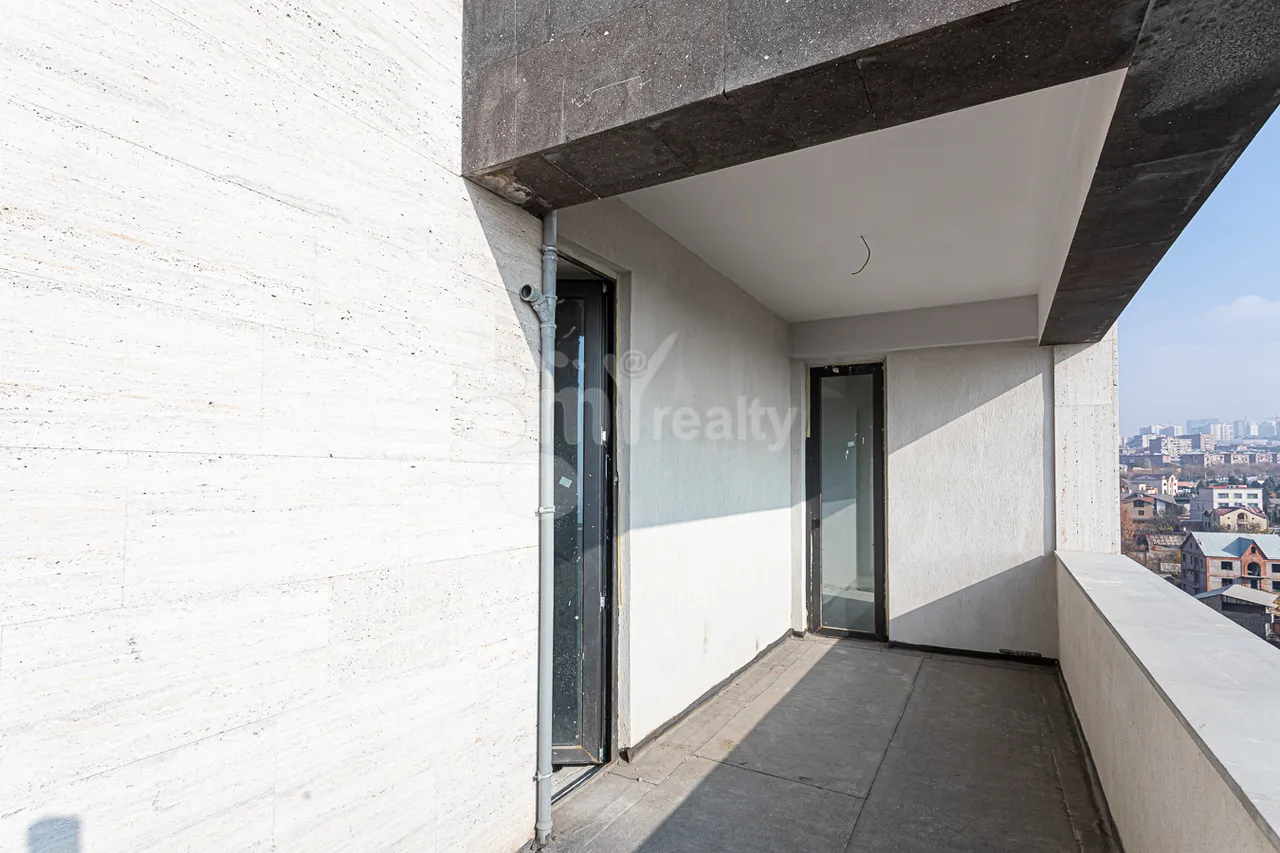 3 bedroom apartment for sale Antarayin St, Center Yerevan, 157901