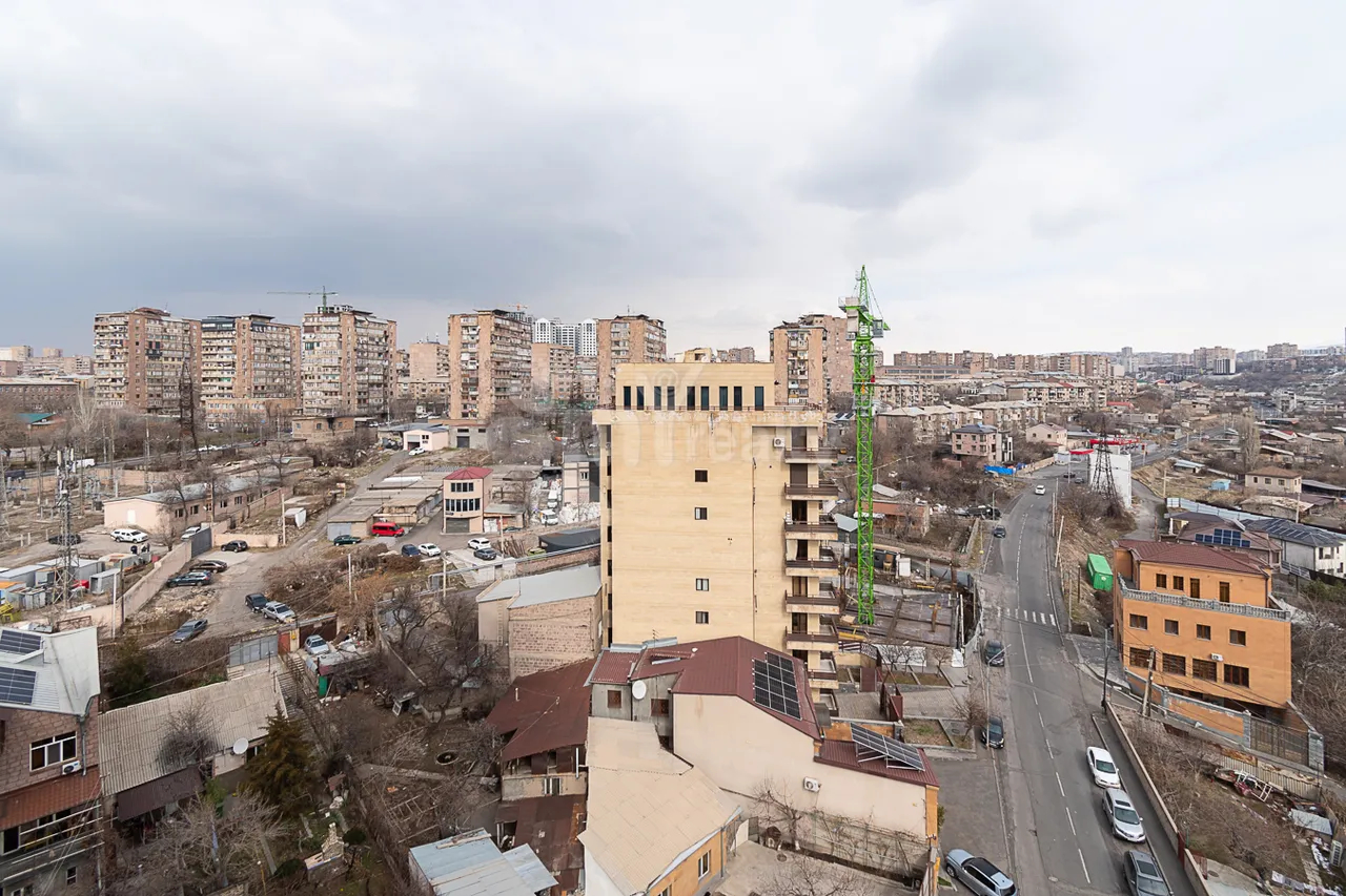 3 սենյականոց բնակարան  Գոգոլի փող., Քանաքեռ-Զեյթուն Երևան, 159666