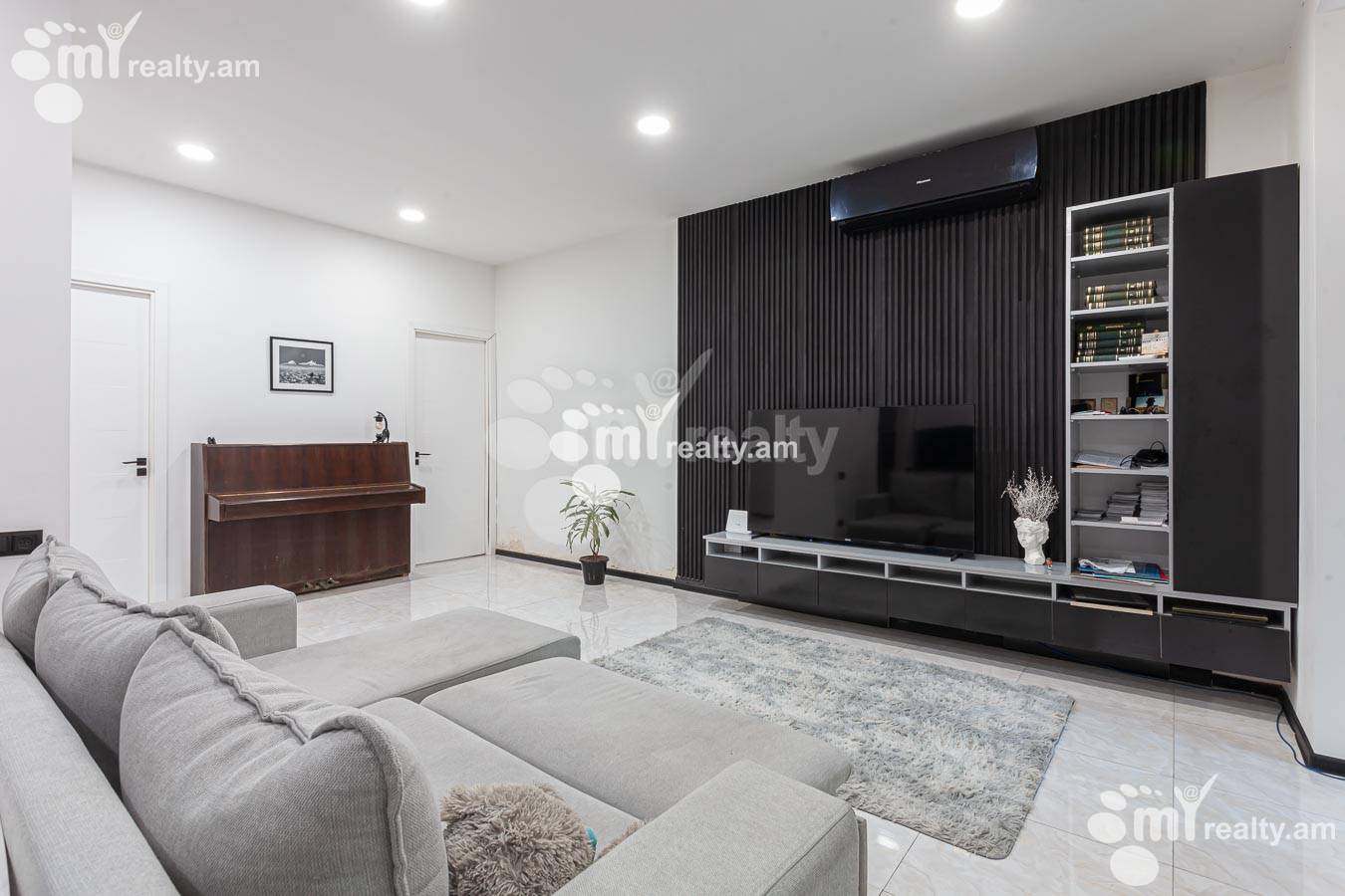 3 bedroom apartment for sale Nalbandyan St, Center Yerevan, 154851