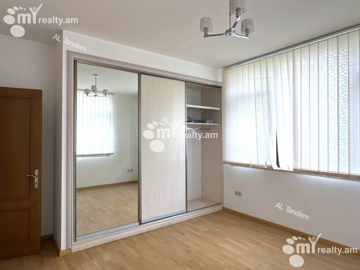 Commercial for rent خیابان آنتارایین, مرکز شهر ایروان, 155678