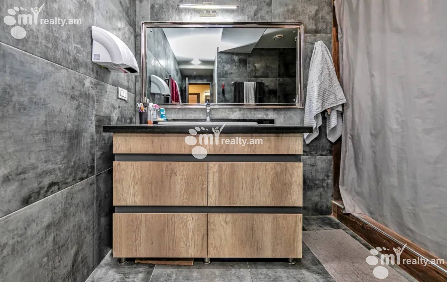 3 bedroom apartment for sale Charents St, Center Yerevan, 158758