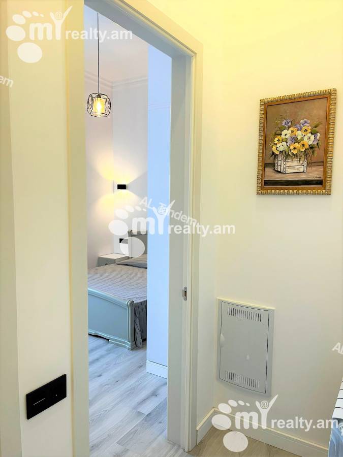 3 սենյականոց բնակարան  Կորյուն փող, Կենտրոն Երևան, 136180