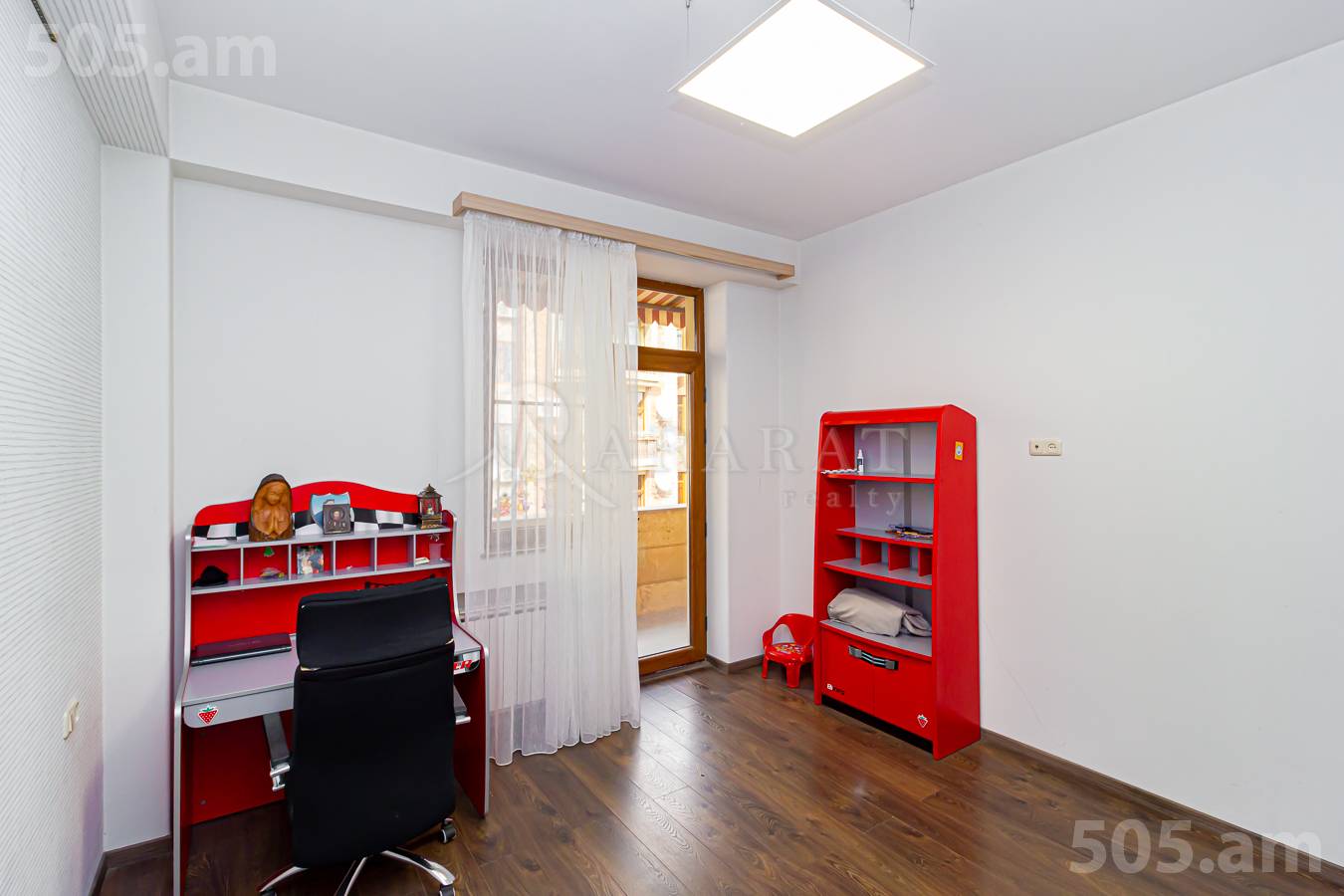 4 bedroom apartment for rent Antarayin St, Center Yerevan, 153233