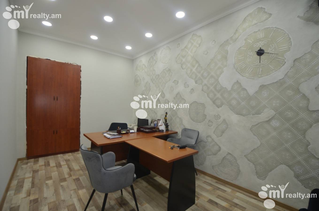 Снять коммерческoе помещение Вардананц ул, Центр Ереван, 132375