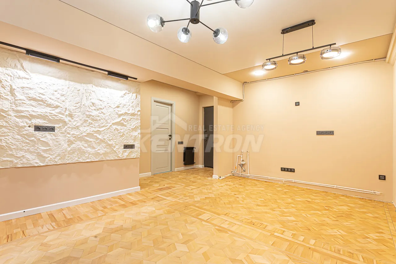 2 bedroom apartment for sale خیابان م. خورِناتسی, مرکز شهر ایروان, 159208