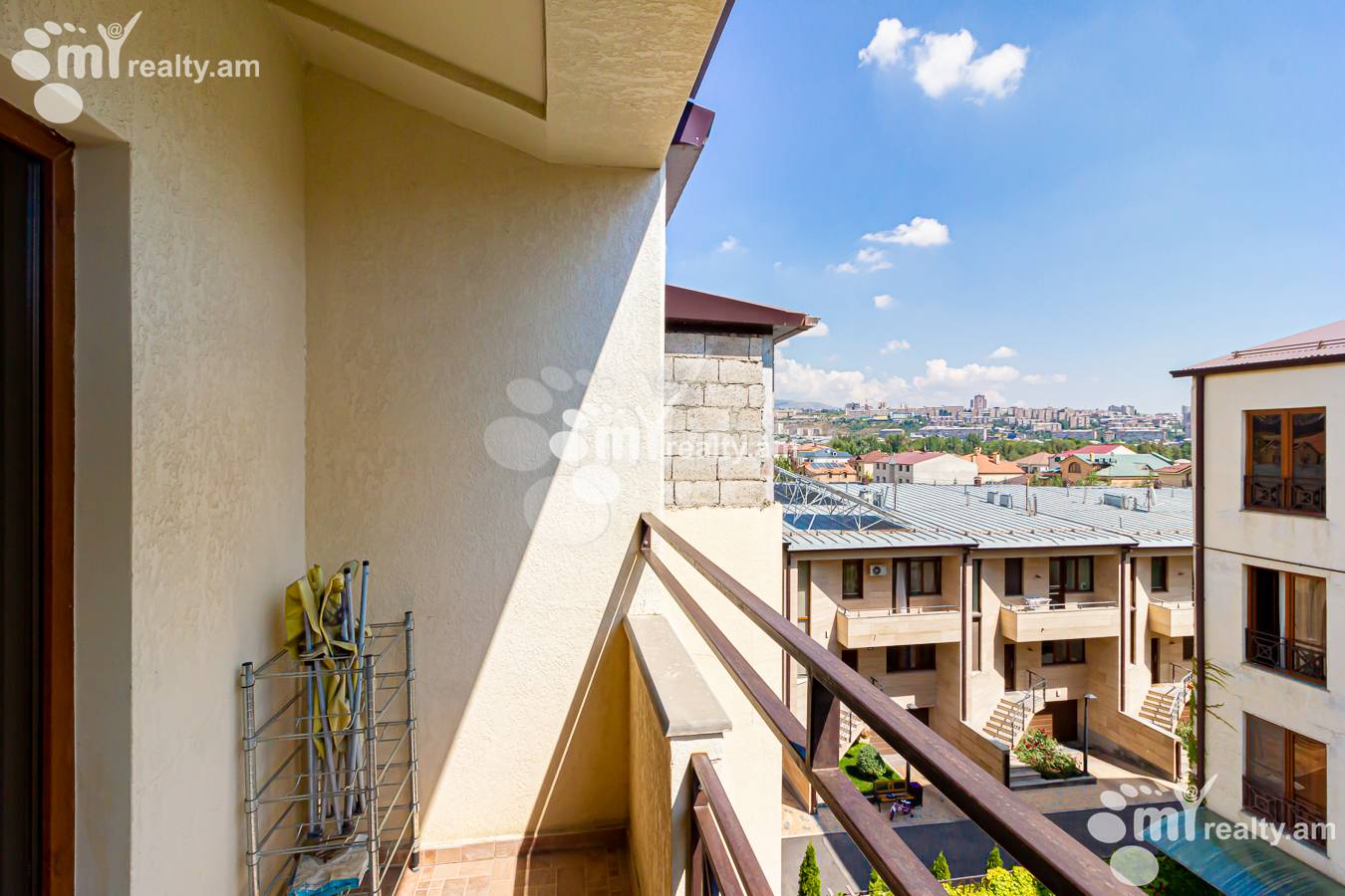 6 սենյականոց բնակարան  Ծարավ Աղբյուրի փող., Ավան Երևան, 152028