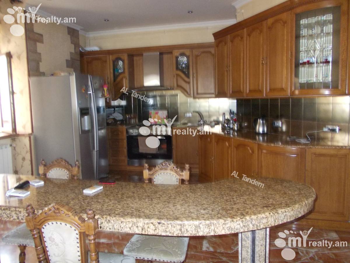Снять 5 комнатную квартиру Дегатан ул, Центр Ереван, 122413