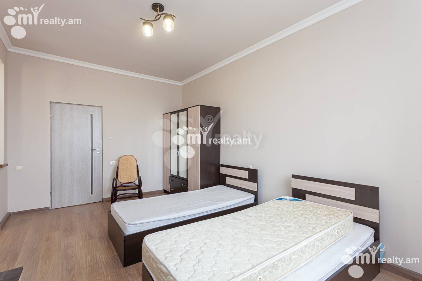 Купить 4 комнатную квартиру Аргишти ул, Центр Ереван, 151693