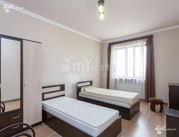 4-senyakanoc-bnakaran-vacharq-Yerevan-Center