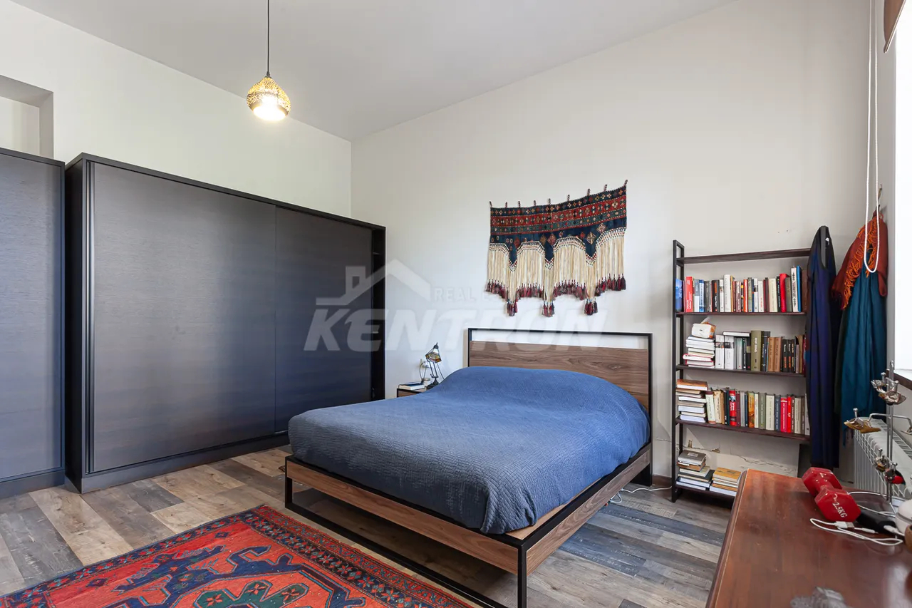 House for sale Fizkulturnikner St, Center Yerevan, 157324