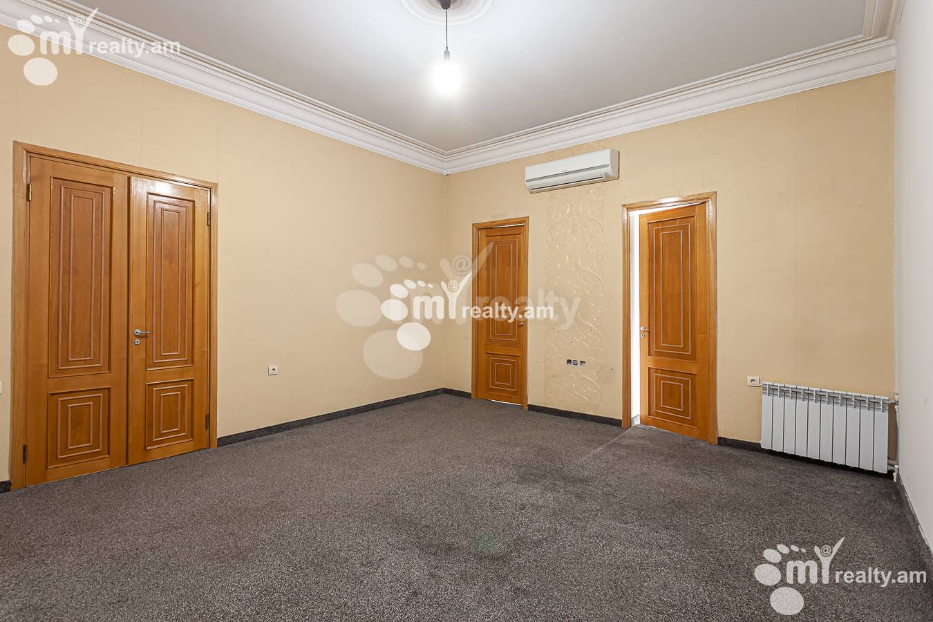 Купить 4 комнатную квартиру Паронян ул, Центр Ереван, 148996