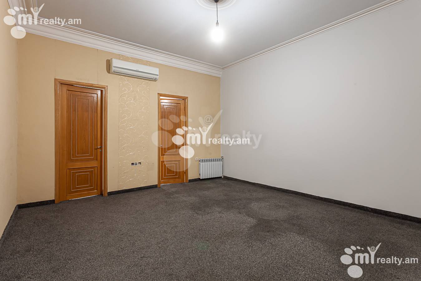 Купить 4 комнатную квартиру Паронян ул, Центр Ереван, 148996