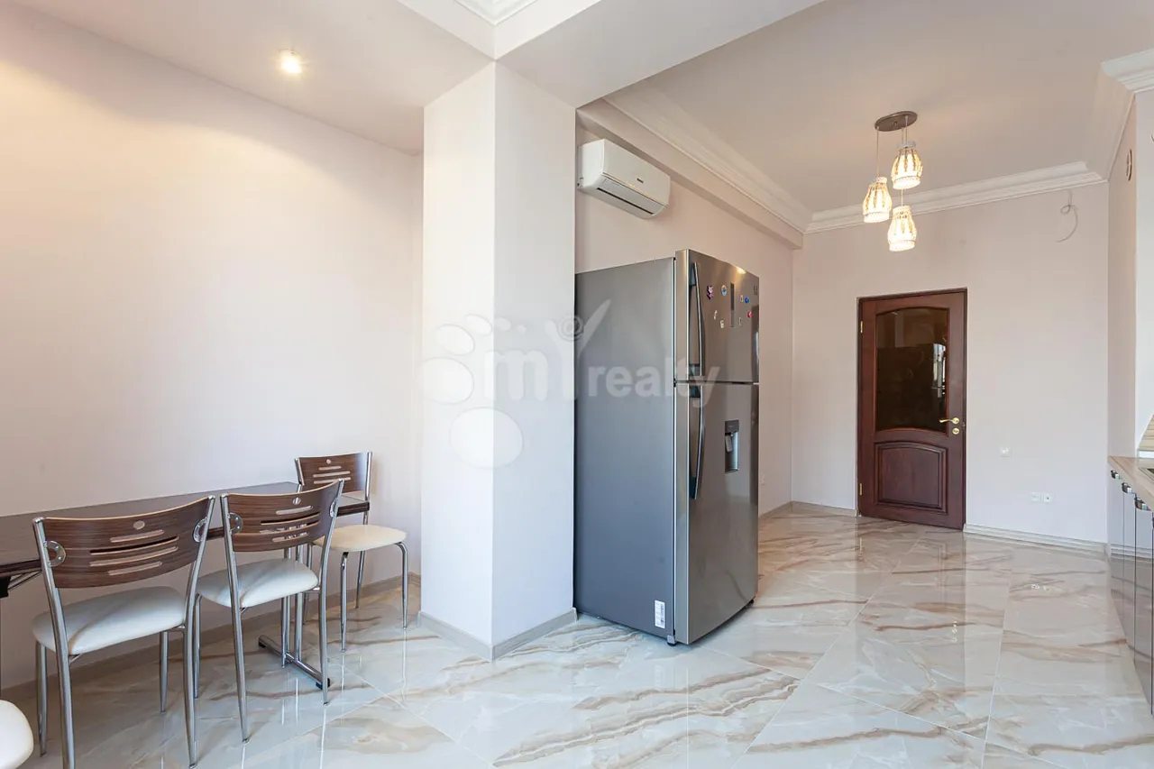 3 bedroom apartment for sale خیابان هامباردزومیان, عربگیر ایروان, 159978