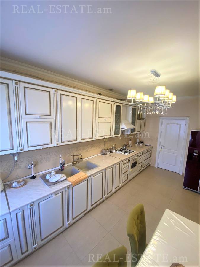 4 bedroom apartment for sale Sayat-Nova Ave, Center Yerevan, 116013