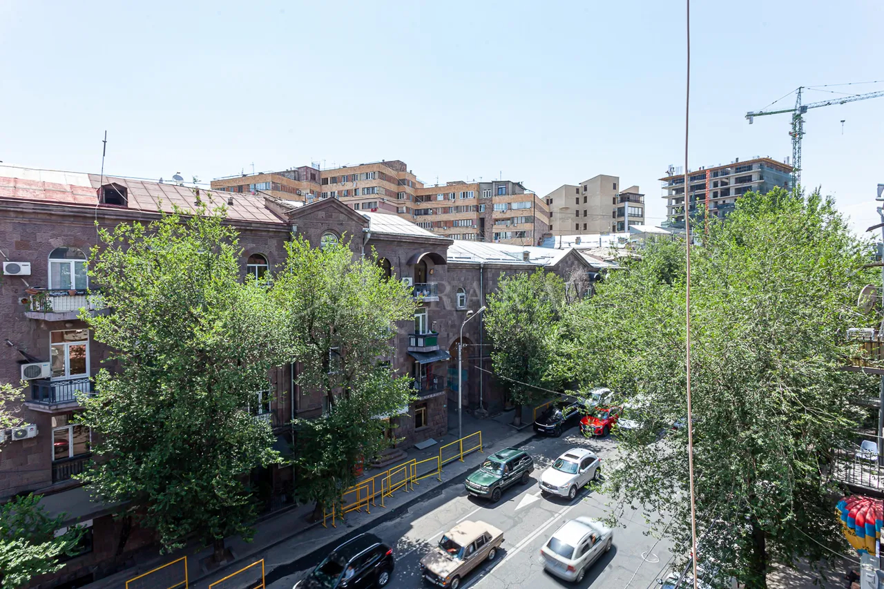 3 bedroom apartment for rent Paronyan St, Center Yerevan, 157955