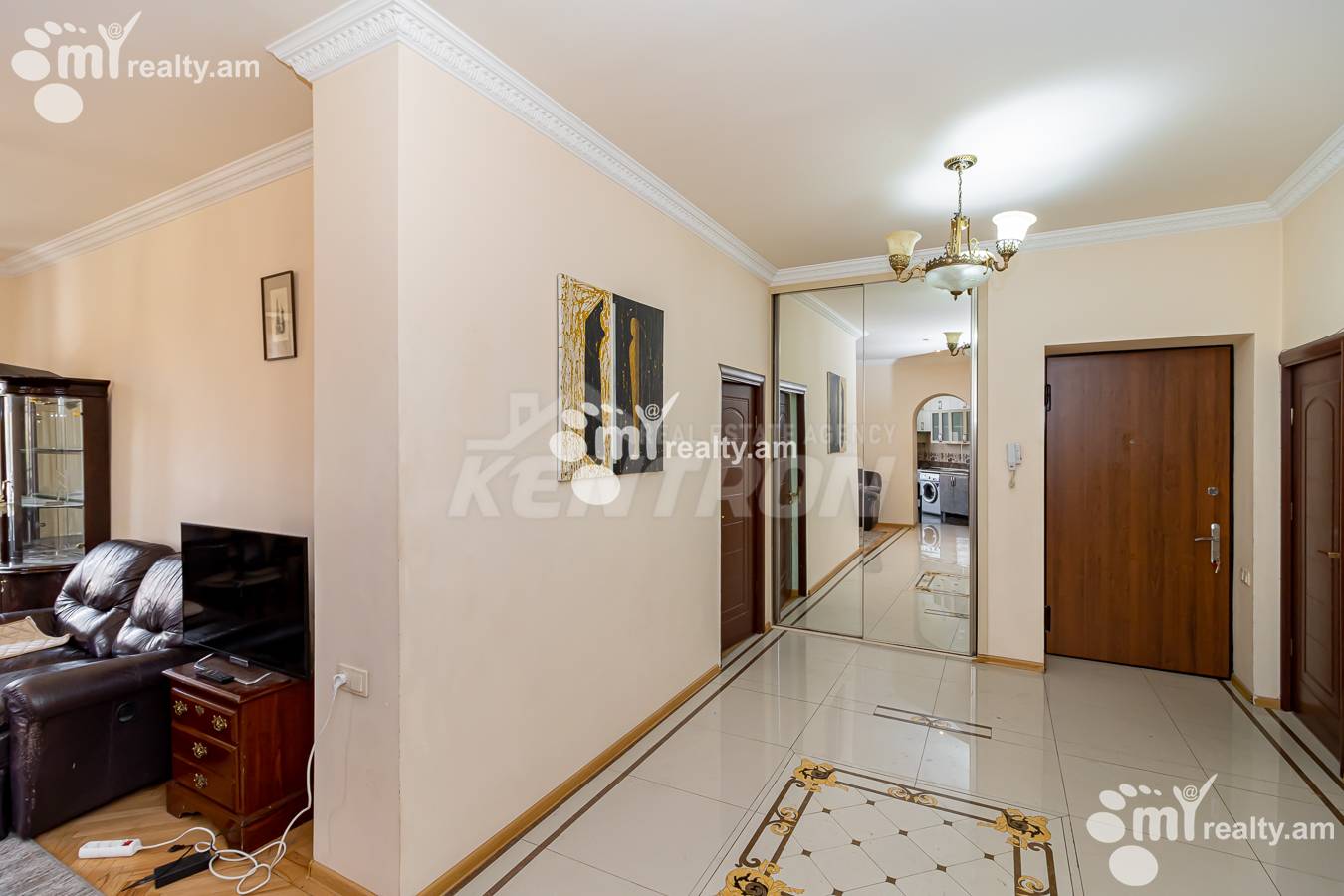 3 սենյականոց բնակարան  Մաշտոցի պող, Կենտրոն Երևան, 147644