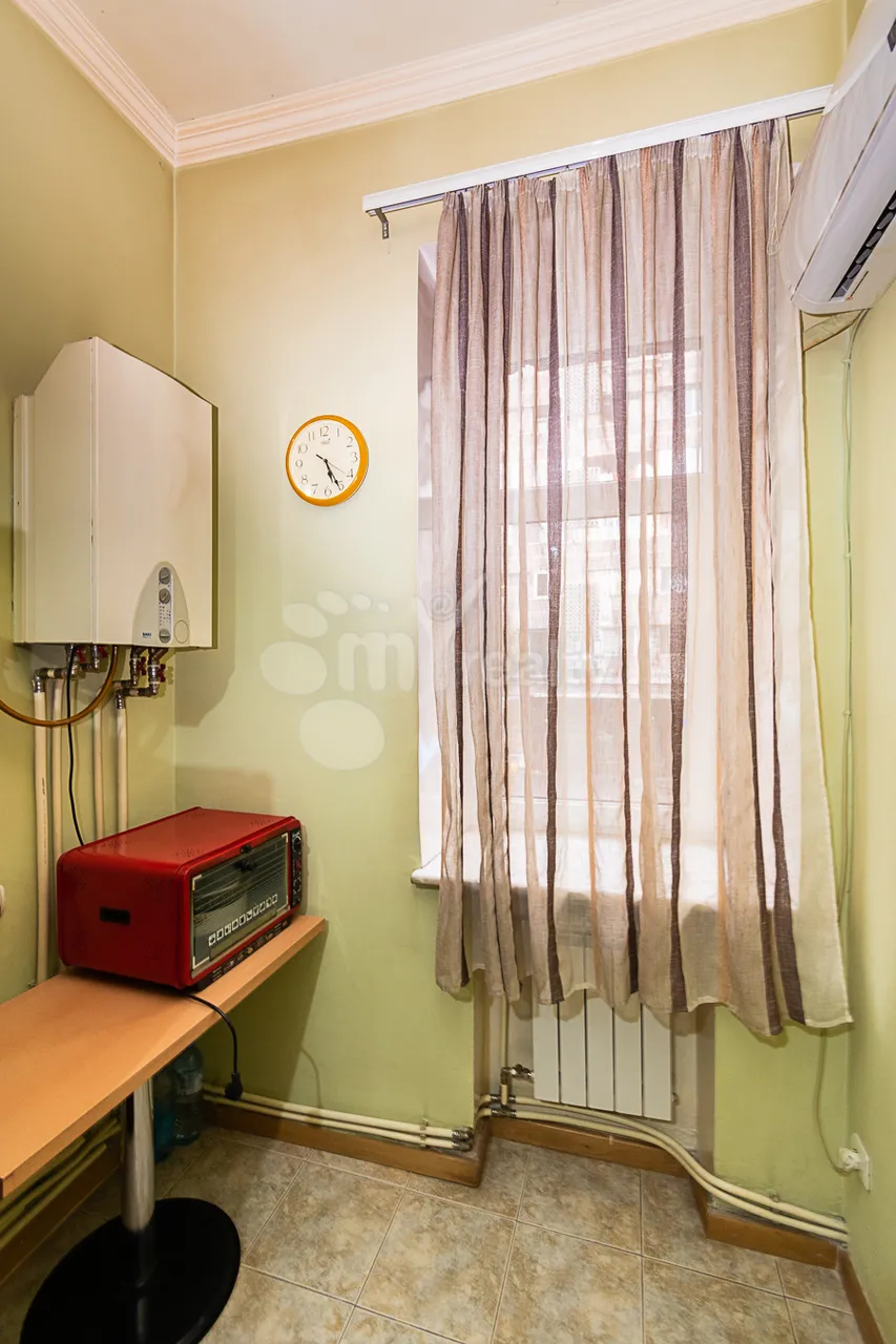 Купить 2 комнатную квартиру Амирян ул, Центр Ереван, 160240