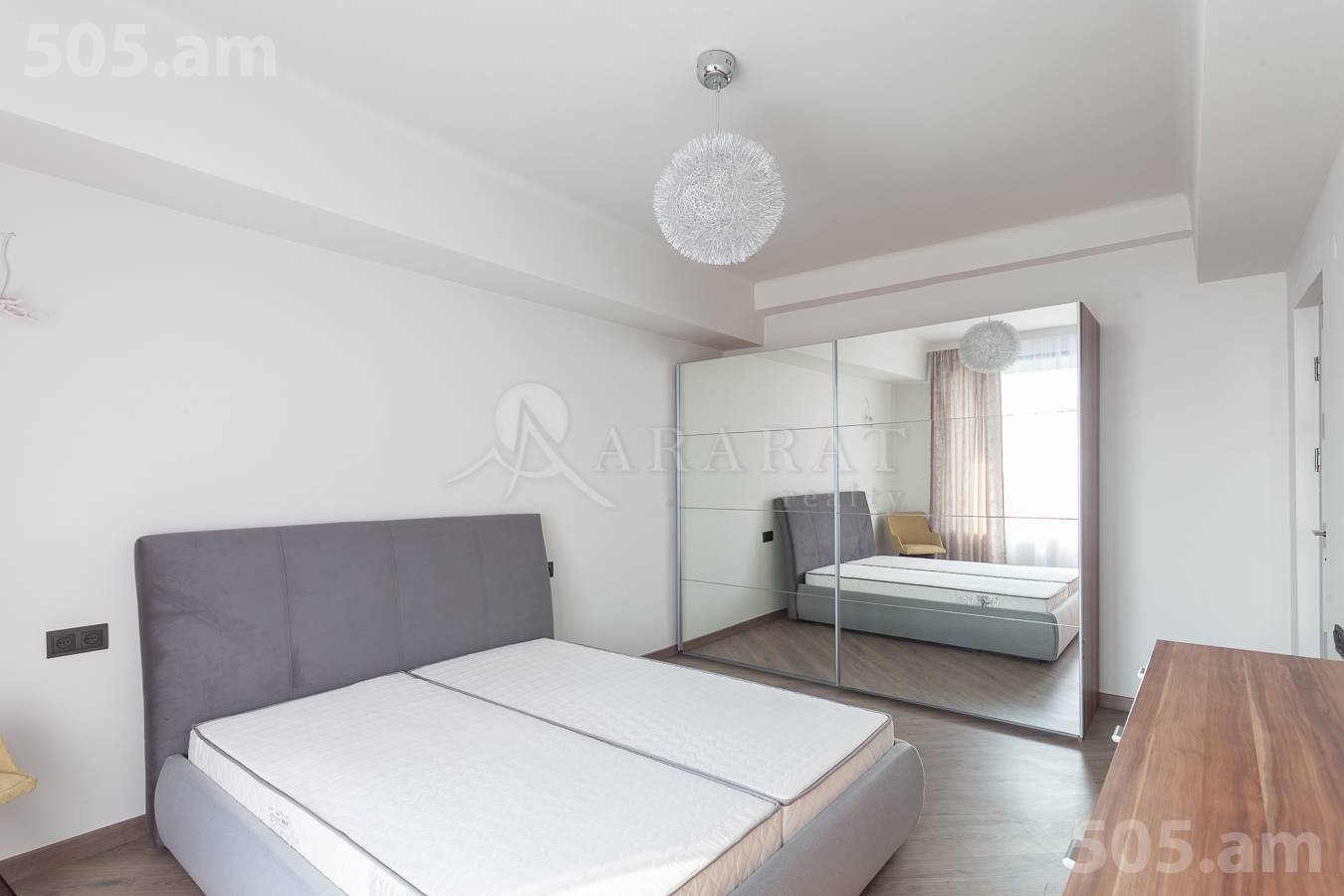 3 սենյականոց բնակարան  Տիգրան Մեծի պող, Կենտրոն Երևան, 150119