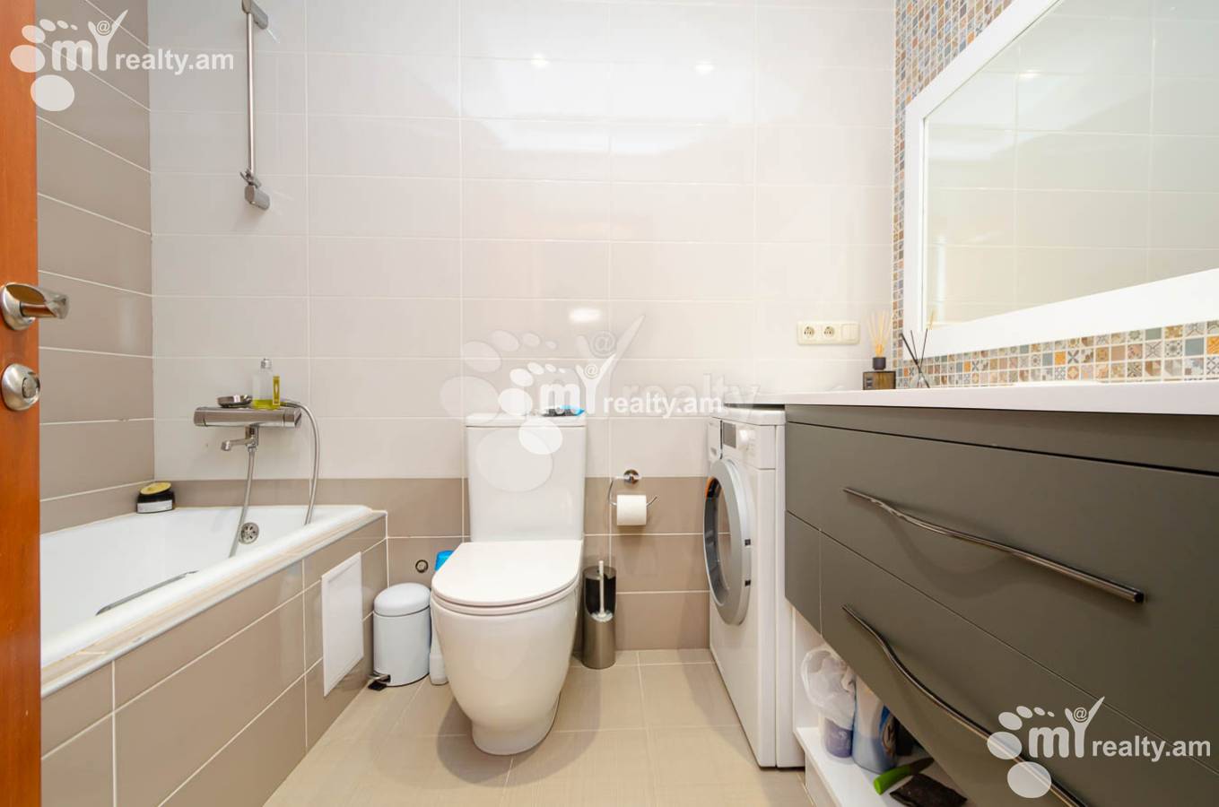 3 bedroom apartment for rent خیابان آنتارایین, مرکز شهر ایروان, 140593