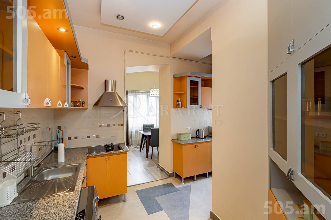 3 սենյականոց բնակարան  Մաշտոցի պող, Կենտրոն Երևան, 147755