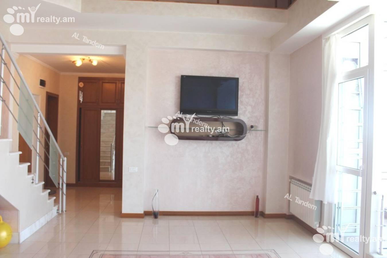4 bedroom apartment for sale Rostom St, Center Yerevan, 148275