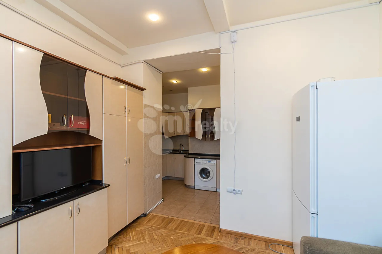 Снять 4 комнатную квартиру Маштоца пр, Центр Ереван, 160196