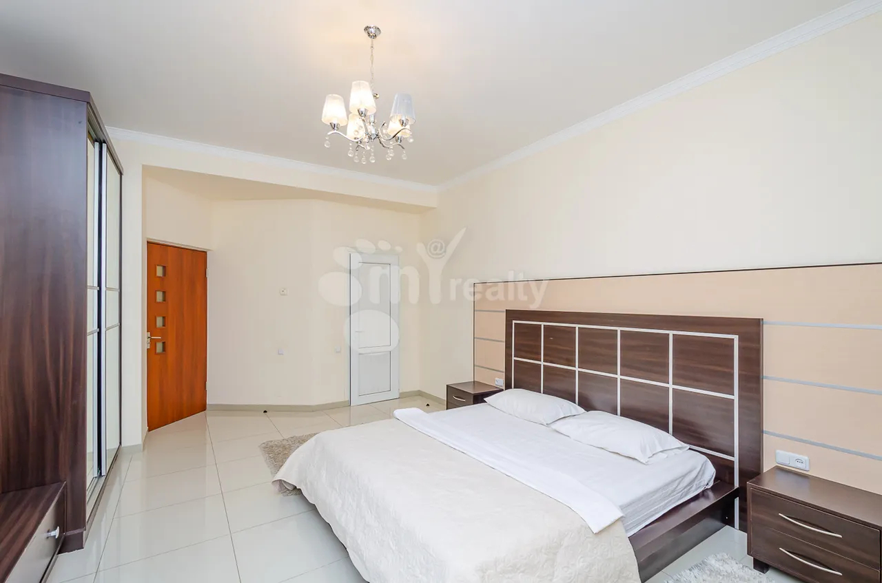 3 bedroom apartment for rent Northern (Hyusisayin)  Ave, Center Yerevan, 161923