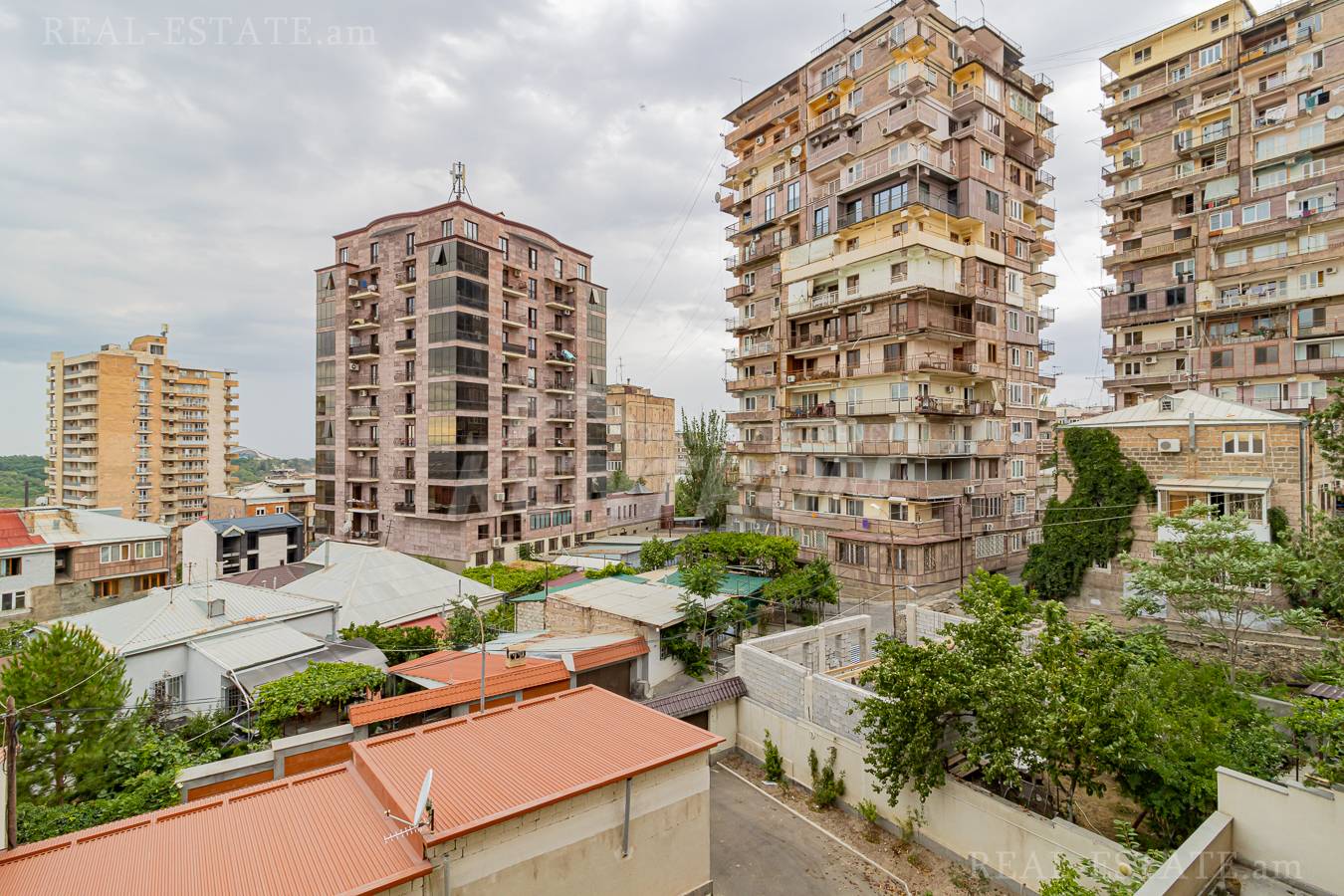 3 bedroom apartment for rent Gyulbenkyan St, Arabkir Yerevan, 137014