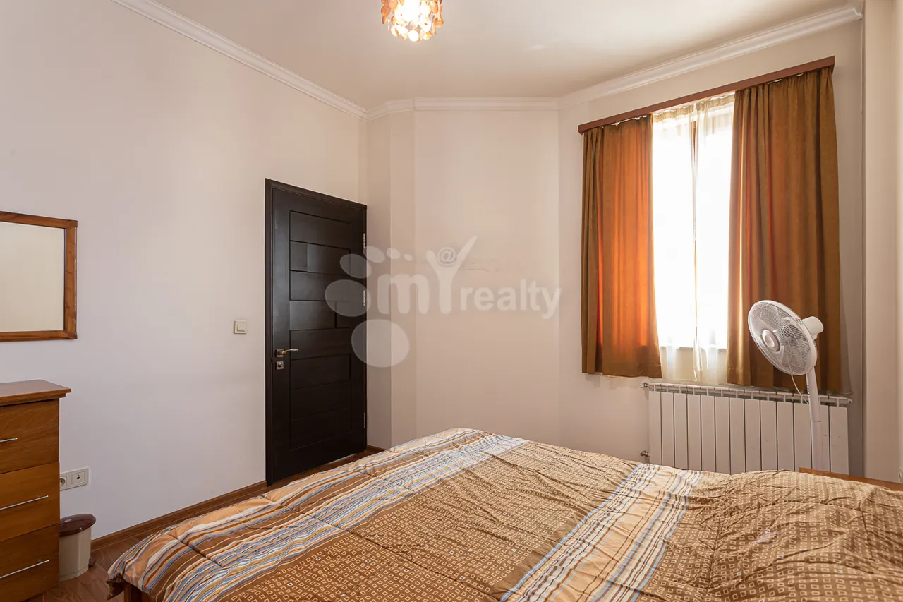 4 bedroom apartment for rent Antarayin St, Center Yerevan, 158534