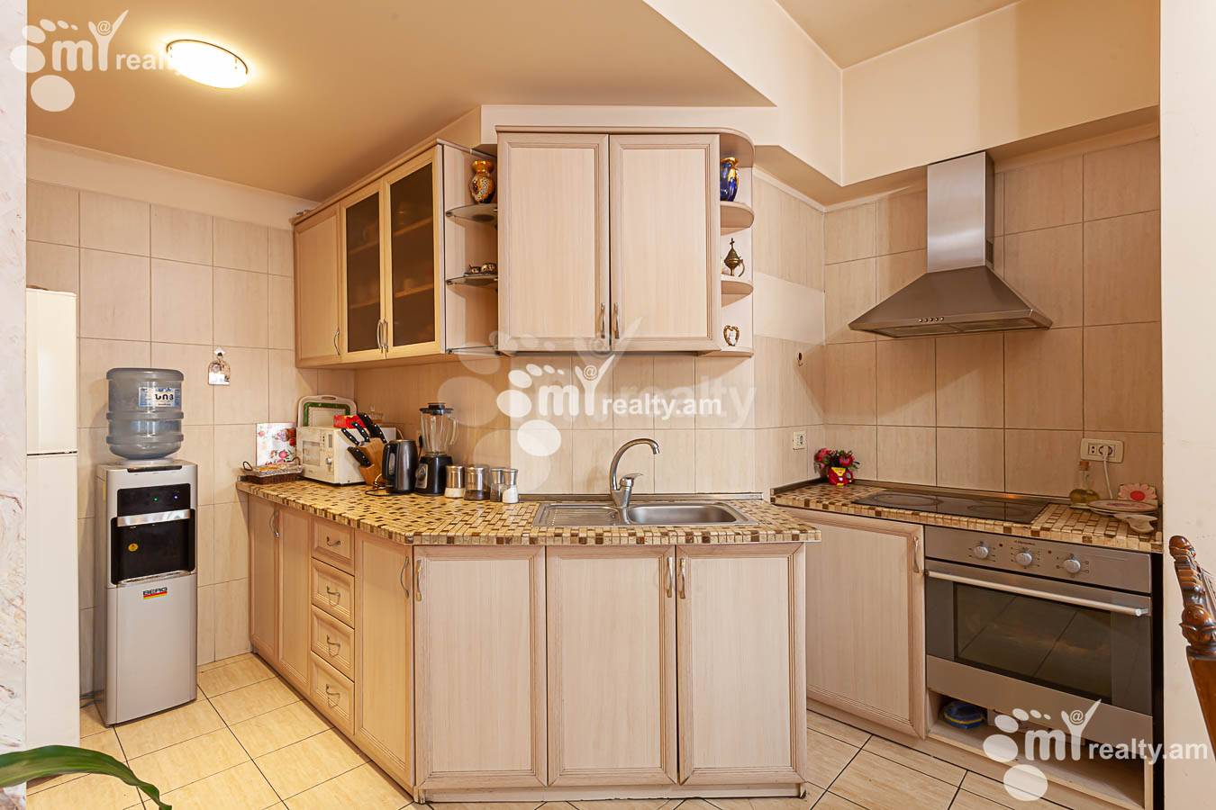 Купить 3 комнатную квартиру Кохбаци ул, Центр Ереван, 154527