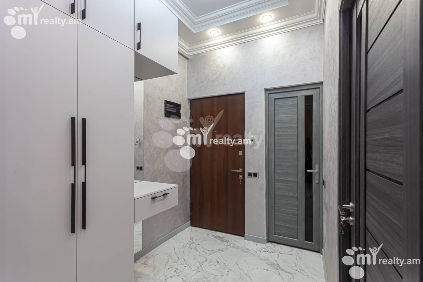 3 սենյականոց բնակարան վարձով Միկոյան փող, Դավթաշեն Երևան, 150355