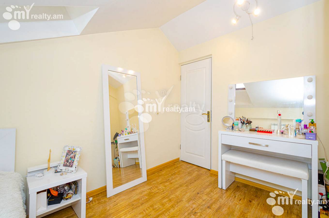 3 bedroom apartment for sale Hovsep Emin St, Arabkir Yerevan, 143593