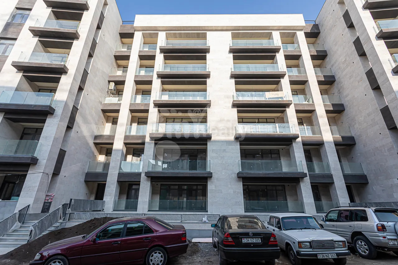 3 bedroom apartment for sale Antarayin, Leonid-Azgaldyan-Straße,, Center Yerevan, 157854