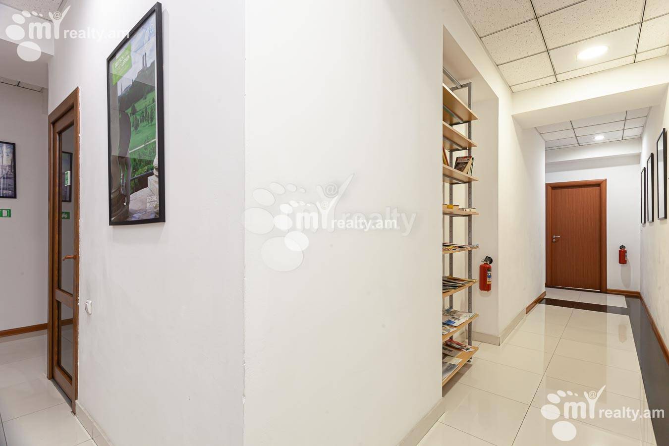 Снять коммерческoе помещение Мгер Мкртчян ул, Центр Ереван, 156329
