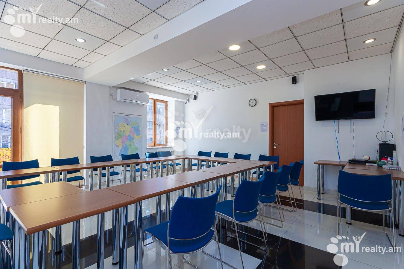 Снять коммерческoе помещение Мгер Мкртчян ул, Центр Ереван, 156329