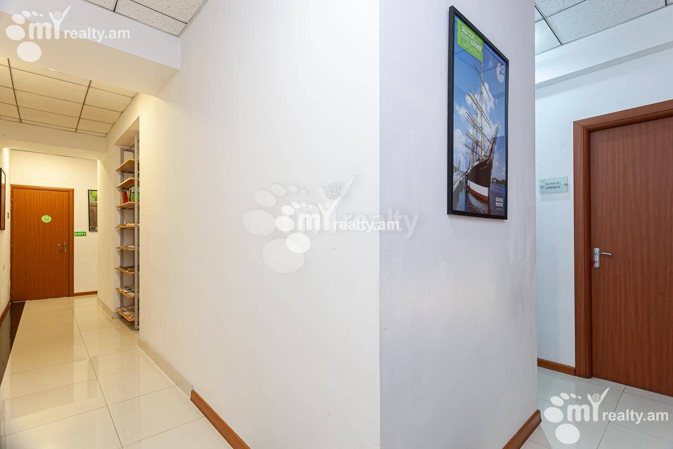 Снять коммерческoе помещение Мгер Мкртчян ул, Центр Ереван, 156329