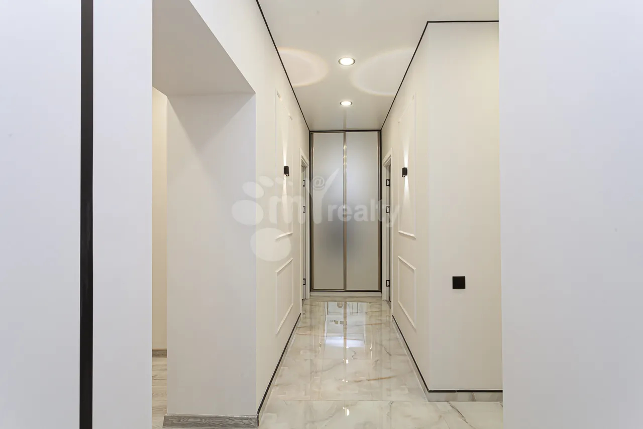 4 bedroom apartment for sale Hr.Kochar St, Arabkir Yerevan, 160498