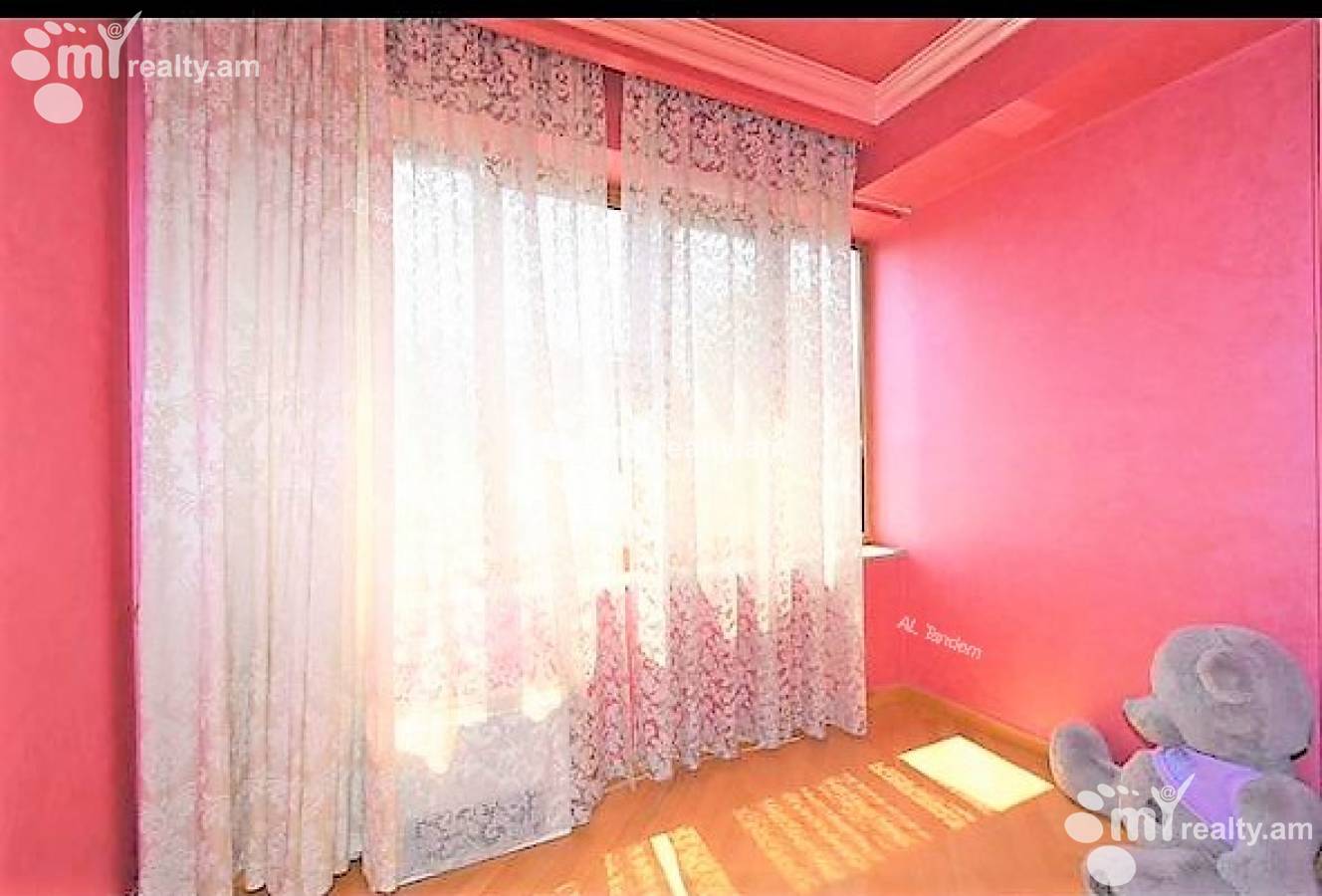 4 bedroom apartment for rent Nalbandyan St, Center Yerevan, 126076