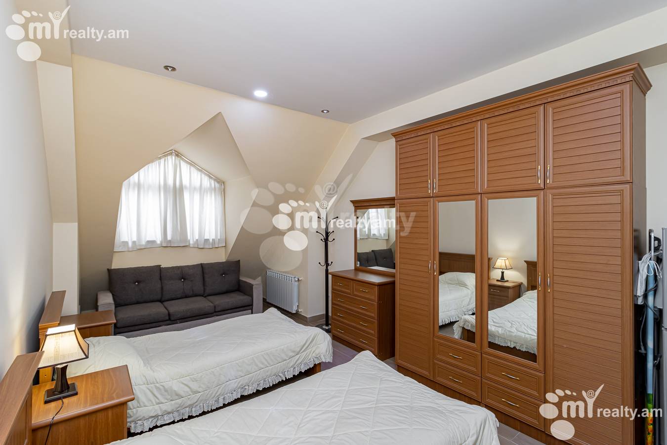4 սենյականոց բնակարան  Անտառային փող, Կենտրոն Երևան, 151470